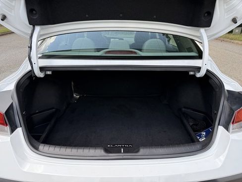 Used 2024 Hyundai Elantra SEL image 26