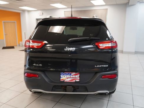 Used 2015 Jeep Cherokee Limited w/ Luxury Group AWD/4WD image 8