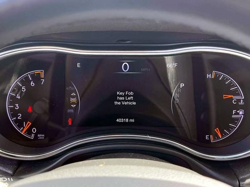 Certified 2022 Jeep Grand Cherokee Limited AWD/4WD image 25