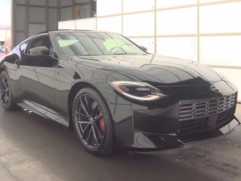 Used 2025 Nissan Z Performance w/ Floor Mat Package RWD image 2