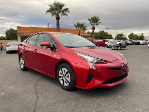 Used 2016 Toyota Prius Three Touring image 7