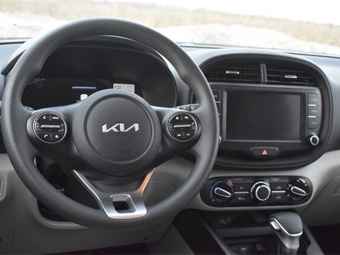 New 2025 Kia Soul LX w/ LX Technology Package image 17