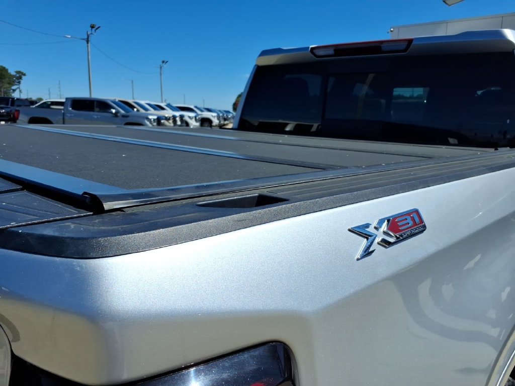 Used 2022 GMC Sierra 1500 SLT w/ SLT Convenience Package AWD/4WD image 16