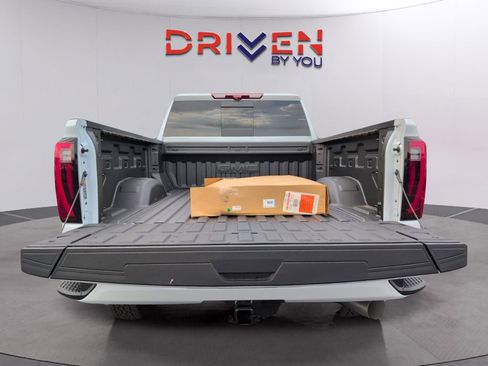 New 2026 GMC Sierra 3500 Denali Ultimate AWD/4WD image 32