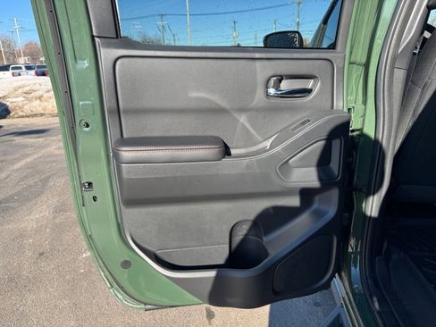 Used 2025 Nissan Frontier PRO-4X w/ Tow Package image 24