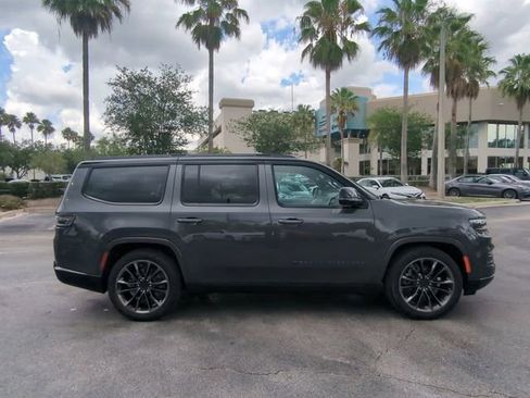 Used 2025 Jeep Grand Wagoneer Series III w/ Rear Seat Video Group 1 AWD/4WD image 4