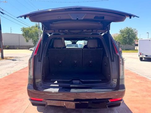 Used 2023 Cadillac Escalade Sport AWD/4WD image 6