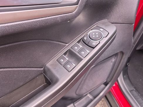 Used 2021 Ford Escape SE w/ SE Sport Appearance Package FWD image 18