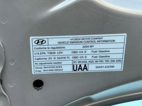 Used 2024 Hyundai Elantra SEL FWD image 32