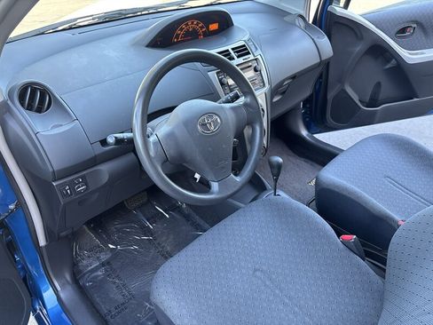 Used 2010 Toyota Yaris 4-Door Hatchback FWD image 21