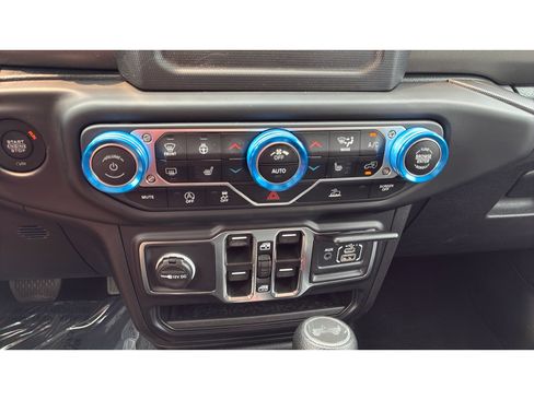 Used 2023 Jeep Wrangler Unlimited Sport AWD/4WD image 16