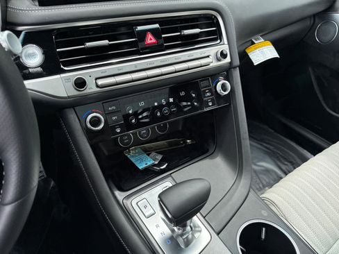 Used 2025 Genesis G70 2.5T w/ Sport Prestige Package image 27