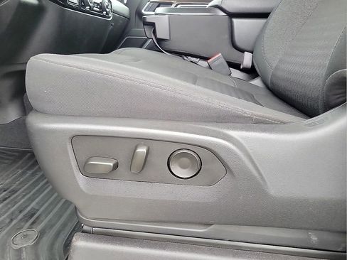 Used 2025 Chevrolet Silverado 2500 LT w/ Convenience Package image 12