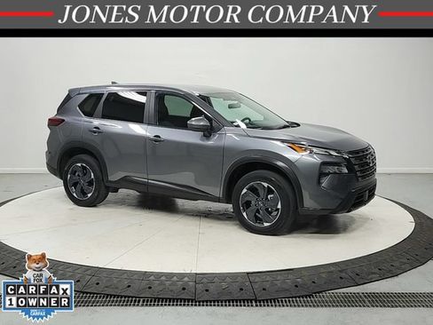 Used 2025 Nissan Rogue SV FWD image 1