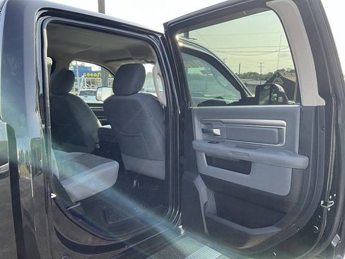 Used 2016 RAM 2500 Big Horn w/ Black Appearance Group AWD/4WD image 33