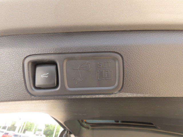 Used 2024 Ford Expedition Limited RWD image 13