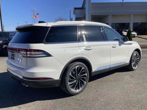 New 2025 Lincoln Aviator Reserve w/ Illumination Package image 3