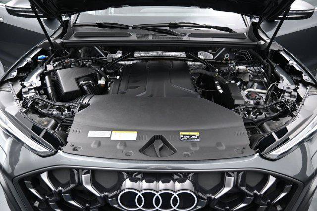 Used 2025 Audi Q5 Premium Plus w/ Premium Plus AWD/4WD image 39
