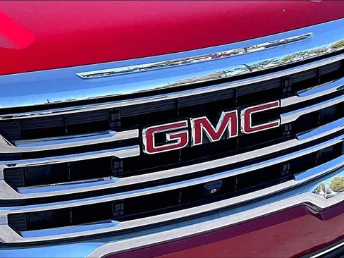 Certified 2023 GMC Acadia SLT w/ Technology Package image 29