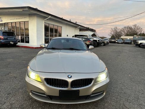 Used 2011 BMW Z4 sDrive30i image 2