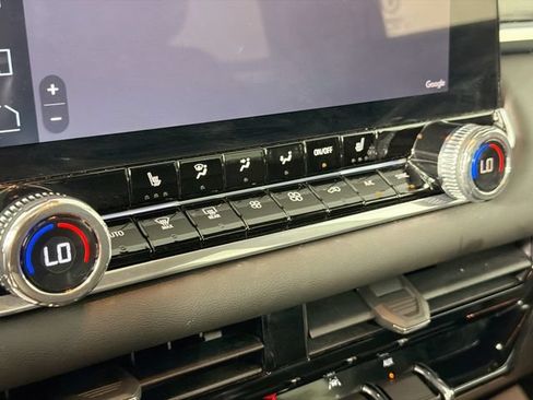Used 2024 GMC Canyon Elevation w/ Convenience Package AWD/4WD image 16