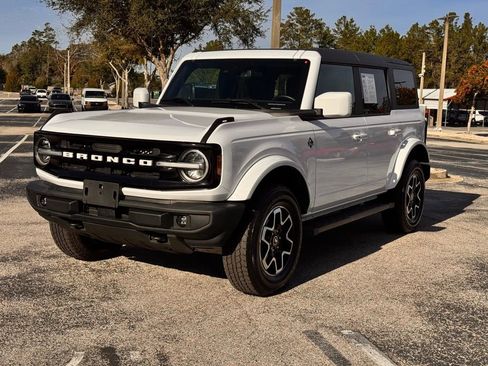 Used 2024 Ford Bronco Outer Banks image 3