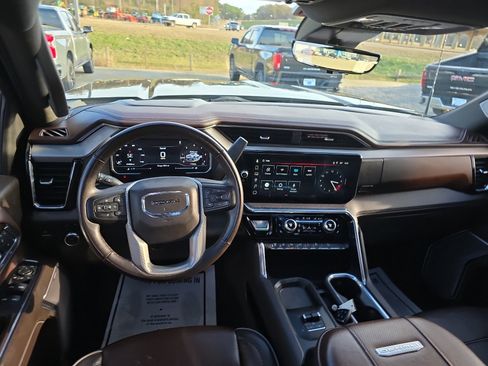 Used 2024 GMC Sierra 2500 Denali w/ Denali Reserve Package image 9