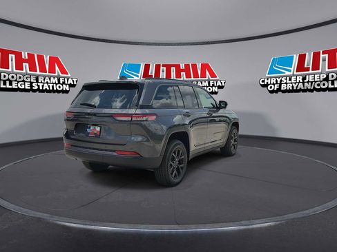 New 2026 Jeep Grand Cherokee Altitude RWD image 8