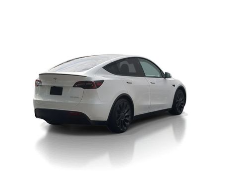 Used 2024 Tesla Model Y Performance AWD/4WD image 8