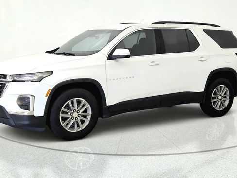 Used 2023 Chevrolet Traverse LT FWD image 4
