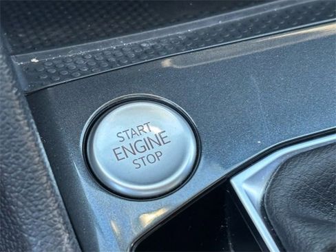 Used 2022 Volkswagen Tiguan SE image 25