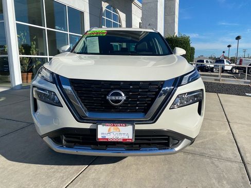 Used 2023 Nissan Rogue Platinum w/ Platinum Premium Package image 12