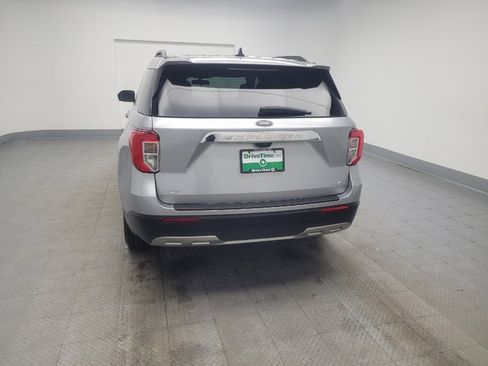 Used 2022 Ford Explorer XLT w/ Equipment Group 202A image 6
