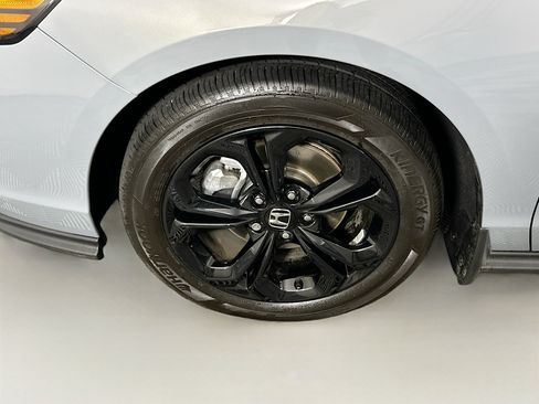 Used 2025 Honda Accord SE image 11