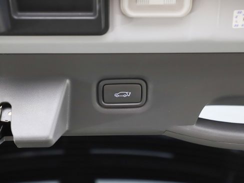 Used 2023 Hyundai Ioniq 5 SEL image 17