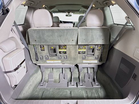 Certified 2017 Toyota Sienna XLE image 26