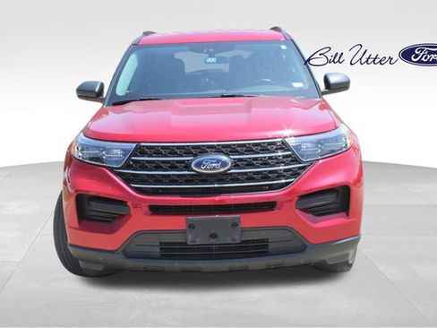 Used 2022 Ford Explorer XLT RWD image 2