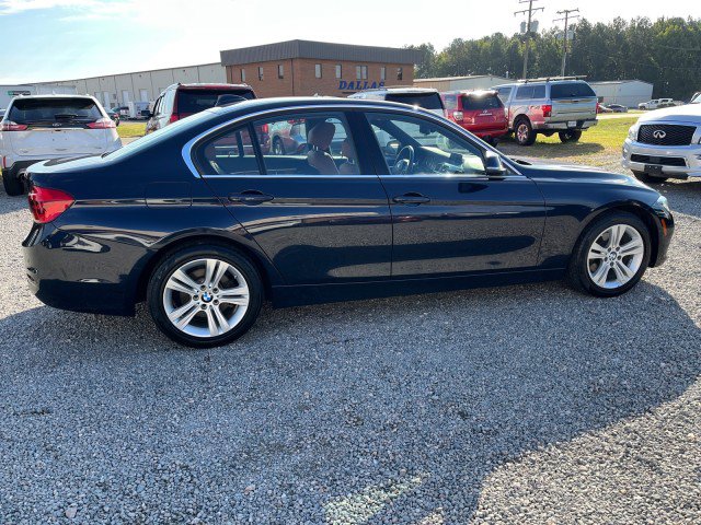 Used 2017 BMW 330i xDrive Sedan AWD/4WD image 6