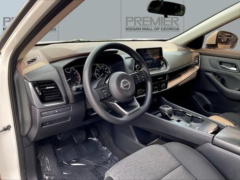 Used 2023 Nissan Rogue SV FWD image 18