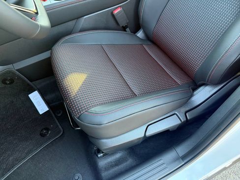 Used 2026 Nissan Kicks SR FWD image 16