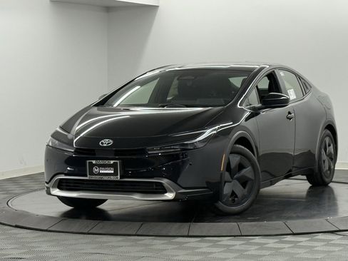 New 2026 Toyota Prius SE image 2