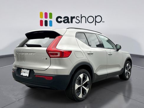 Used 2025 Volvo XC40 B5 Plus AWD/4WD image 5