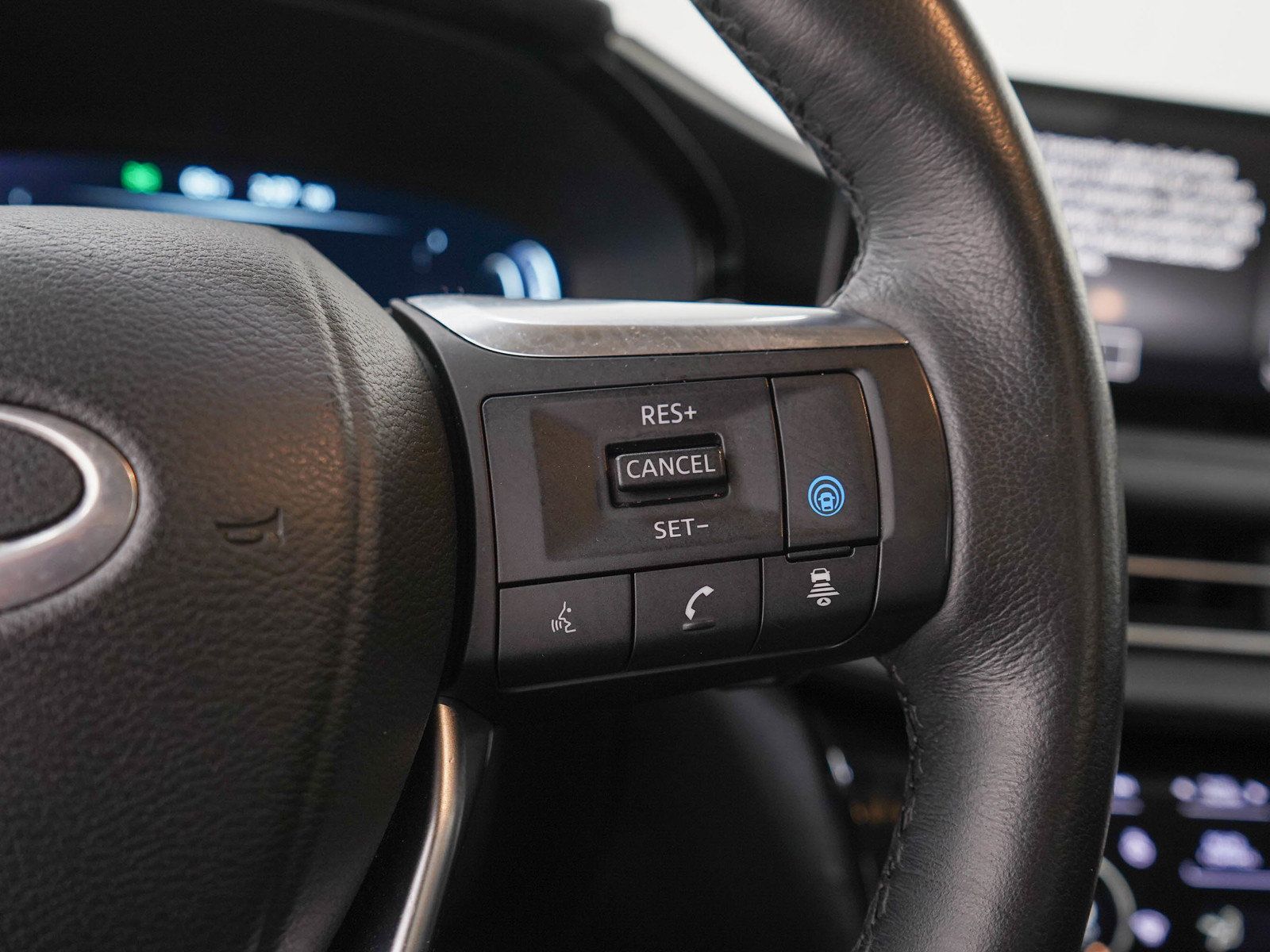 Used 2025 INFINITI QX60 Luxe AWD/4WD image 30
