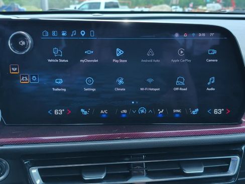 Used 2026 Chevrolet Traverse Z71 w/ LPO, Floor Liner Package AWD/4WD image 18