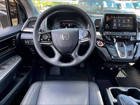 Used 2023 Honda Odyssey Touring image 7