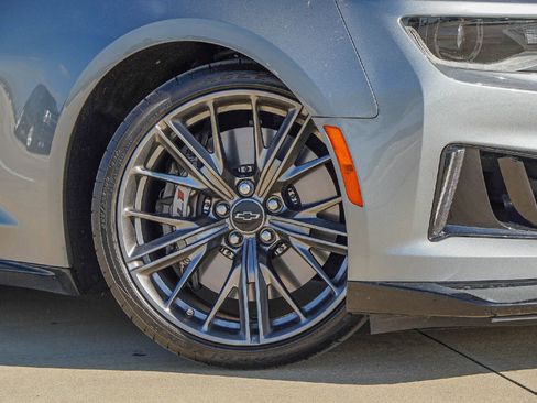 Used 2023 Chevrolet Camaro ZL1 image 2