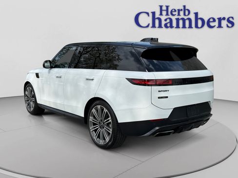 Used 2024 Land Rover Range Rover Sport SE AWD/4WD image 4