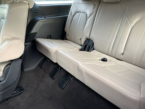 Certified 2022 Ford Expedition Max Limited image 16