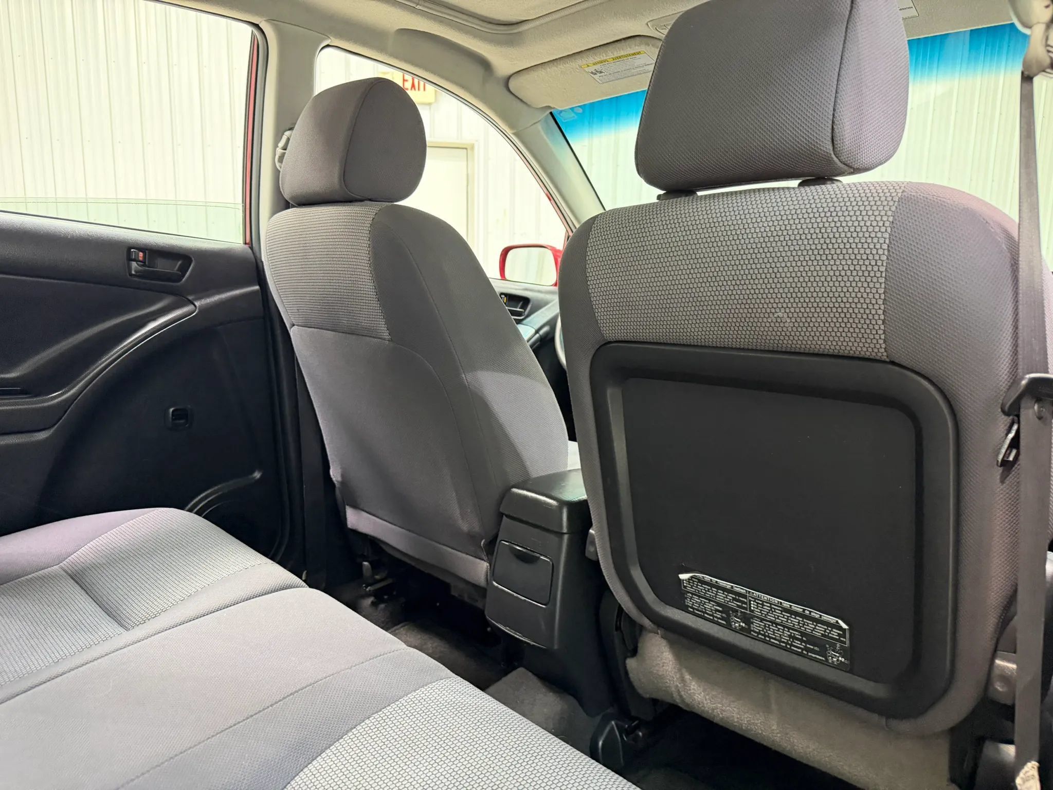 Used 2006 Pontiac Vibe w/ Sport Package FWD image 18