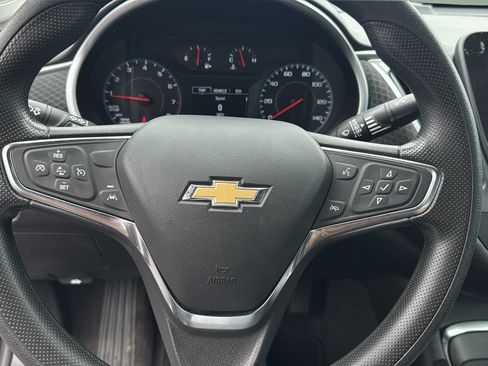 Used 2025 Chevrolet Malibu LT FWD image 13